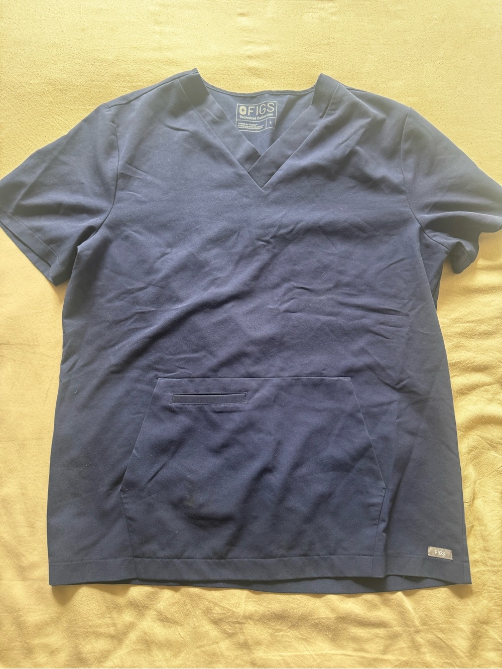 FIGS Men’s Navy Short-Sleeve V-Neck Scrub Top